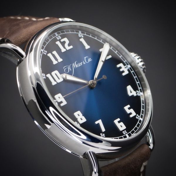 H. Moser and Cie Heritage Centre Seconds 8200-1201